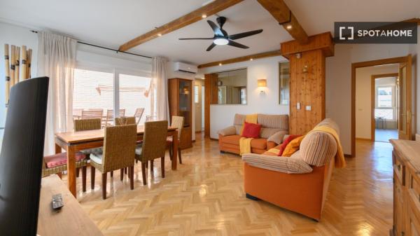 Piso de 4 habitaciones en alquiler en el Ensanche de Vallecas