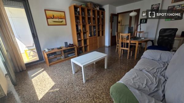 Room in shared flat for rent in Zaragoza