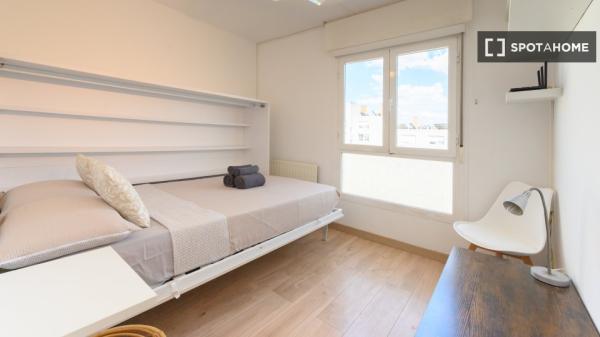 Piso de 4 habitaciones en alquiler en el Ensanche de Vallecas