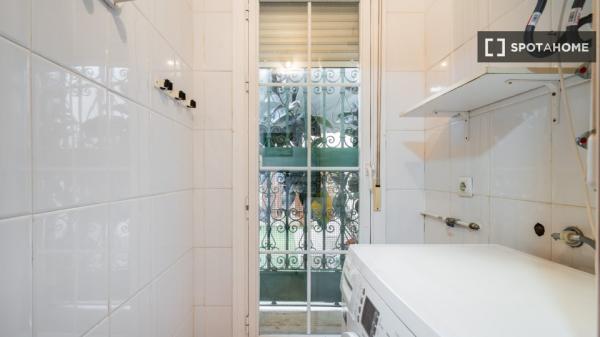 Apartamento de 2 dormitorios en alquiler en Roquetas de Mar, Almería