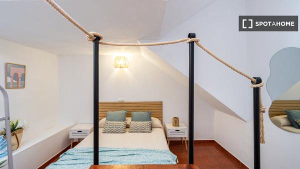 Apartamento de 2 dormitorios en alquiler en Roquetas de Mar, Almería