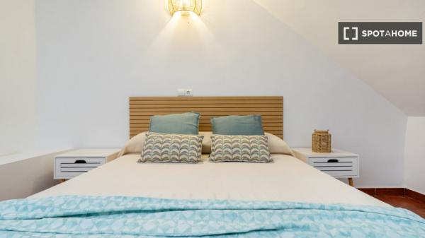 Apartamento de 2 dormitorios en alquiler en Roquetas de Mar, Almería