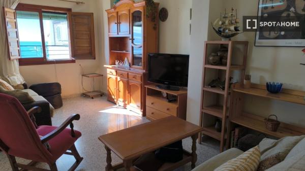 Piso de 4 habitaciones en alquiler en Gualchos, Granada