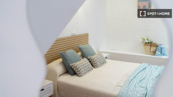 Apartamento de 2 dormitorios en alquiler en Roquetas de Mar, Almería