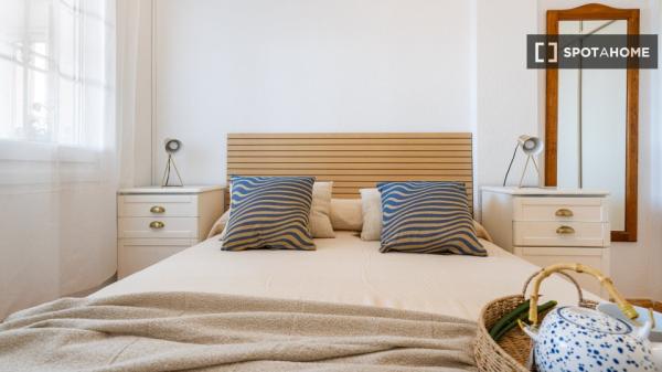 Apartamento de 2 dormitorios en alquiler en Roquetas de Mar, Almería