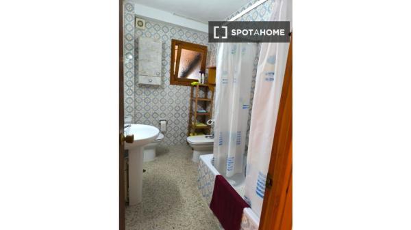 Piso de 4 habitaciones en alquiler en Gualchos, Granada