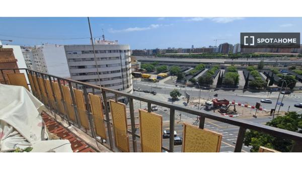 Habitación en piso compartido en valencia.