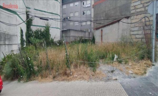 Terreno en calle Monumento, 7