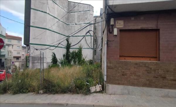 Terreno en calle Monumento