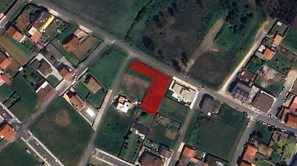 Terreno en calle Mirtos