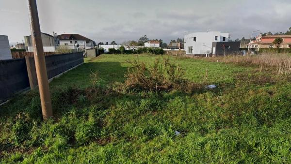 Terreno en calle Mirtos