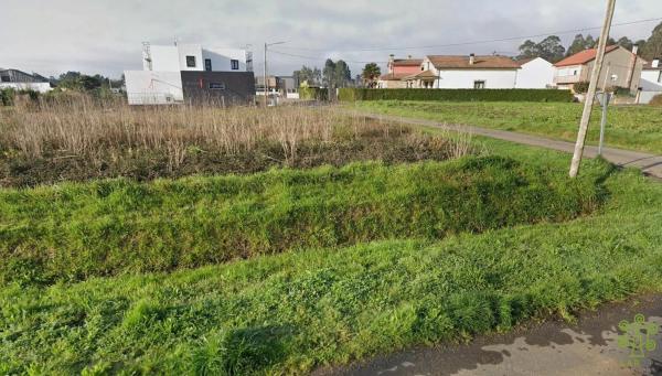 Terreno en calle Mirtos