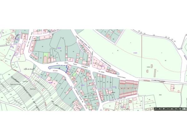 Terreno en calle Isidro Parga Pondal, 48