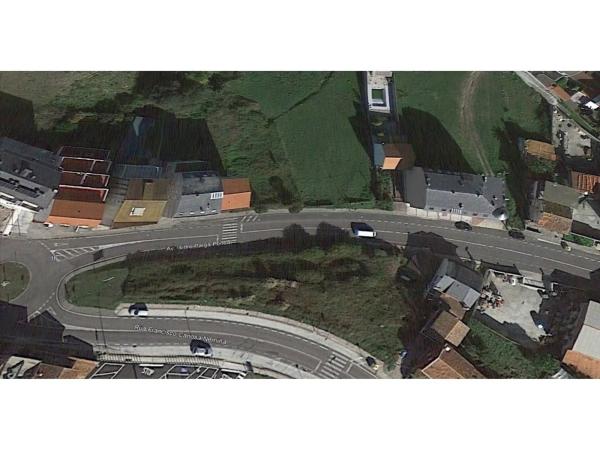 Terreno en calle Isidro Parga Pondal, 48