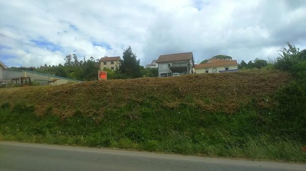 Terreno en avenida Bergantiños s/n