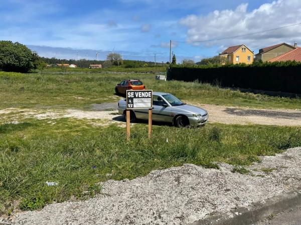 Terreno en calle Virxe do Monte, 3