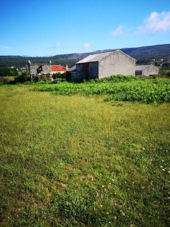 Terreno en lugar hermedesuxo abaixo, 47