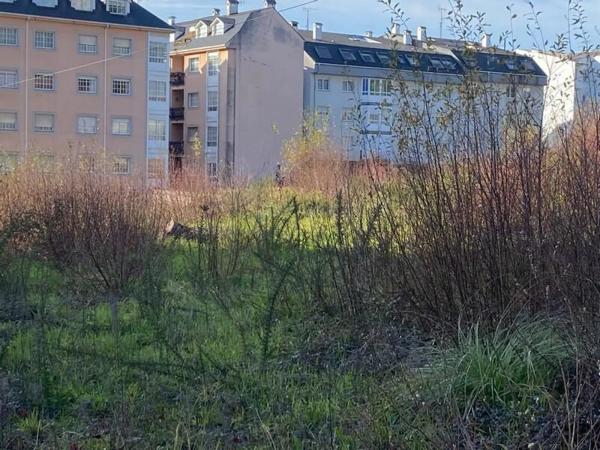 Terreno en calle de Ramón Cabanillas