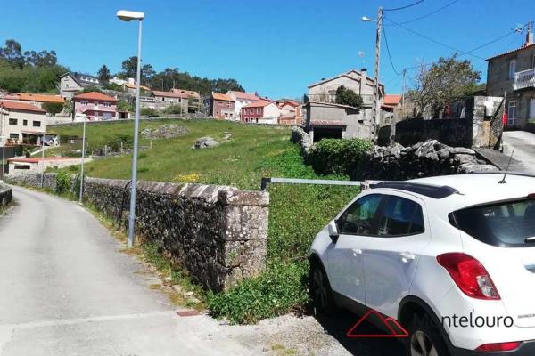 Terreno en calle Louro