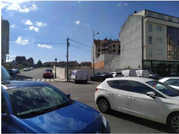 Terreno en avenida Brañas, 21