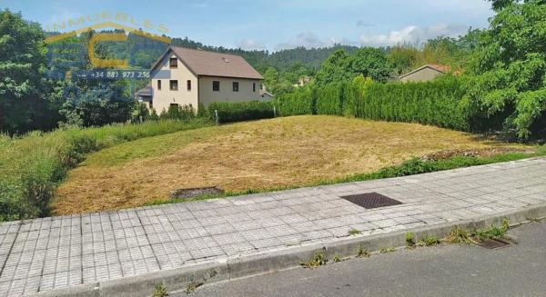 Terreno en avenida Feiraco