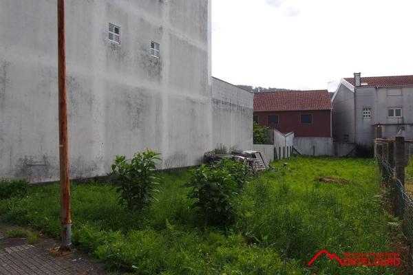 Terreno en calle Castelao