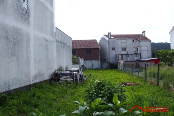 Terreno en calle Castelao
