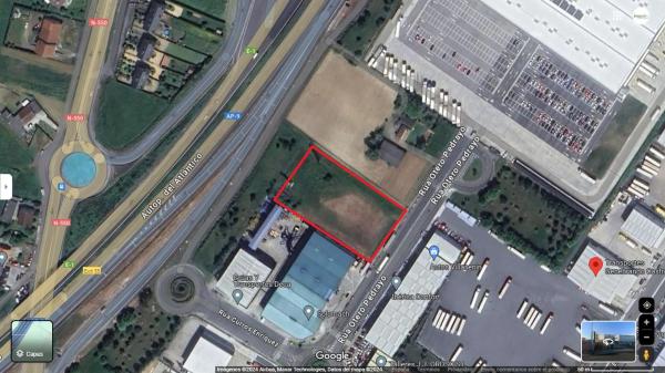 Terreno en calle Otero Pedrayo