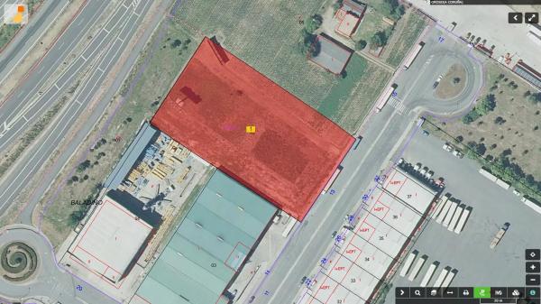 Terreno en calle Otero Pedrayo