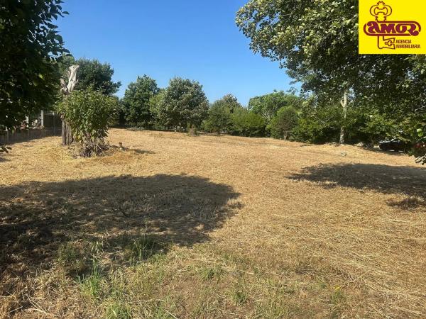 Terreno en Lugar Sales