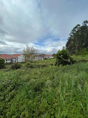 Terreno en Santa Mariña, 15702
