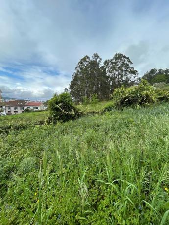 Terreno en Santa Mariña, 15702