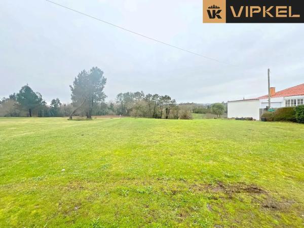 Terreno en calle do Tambre