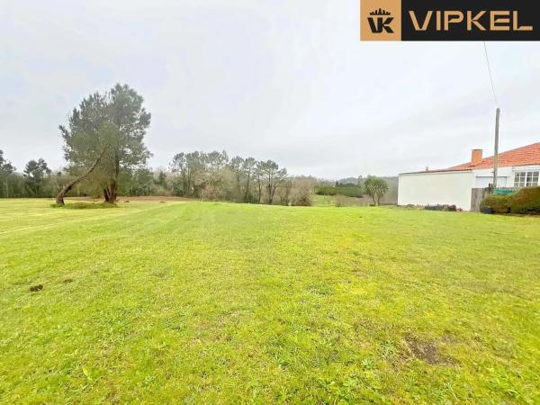 Terreno en calle do Tambre