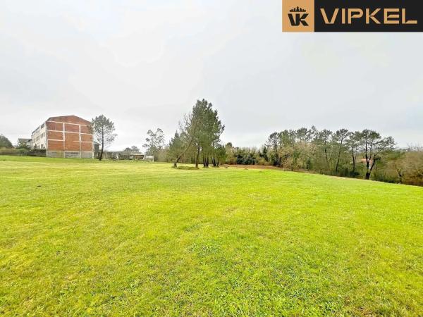 Terreno en calle do Tambre