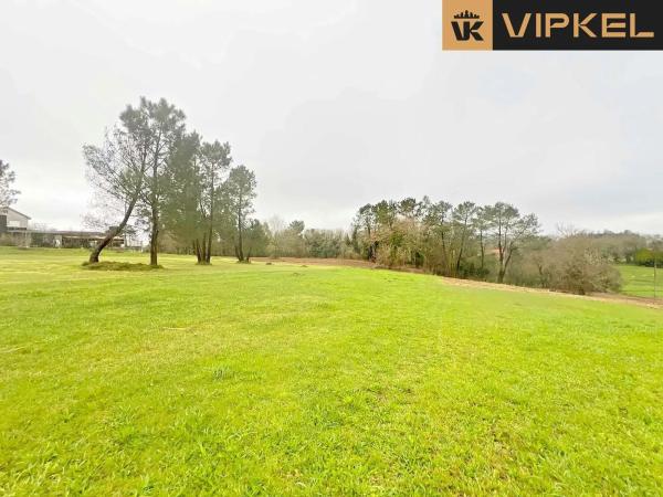 Terreno en calle do Tambre