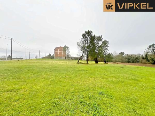 Terreno en calle do Tambre