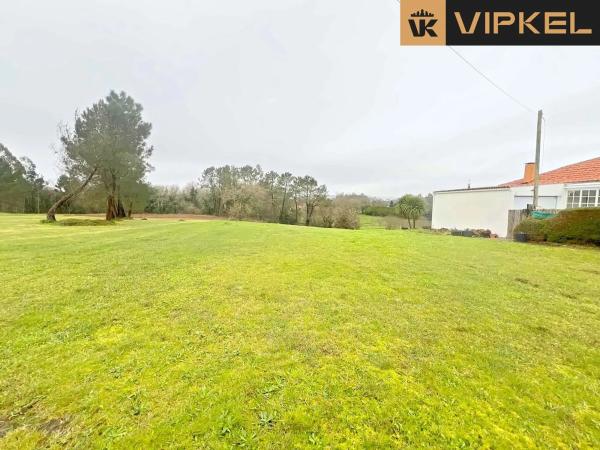 Terreno en calle do Tambre