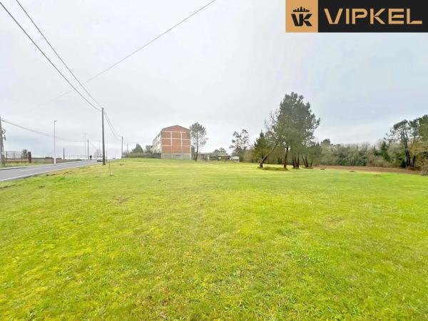 Terreno en calle do Tambre