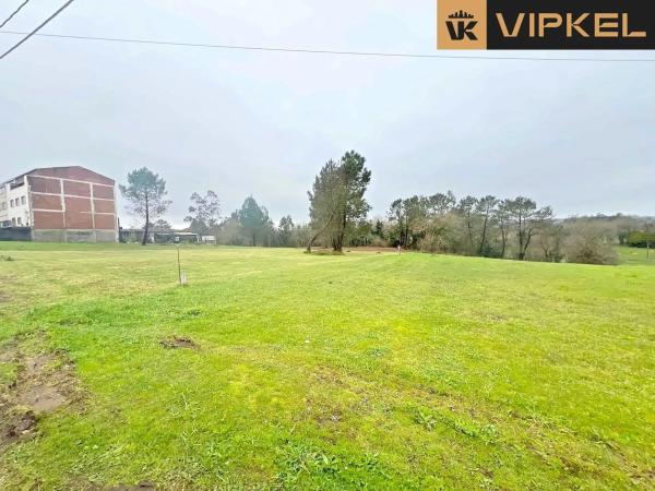 Terreno en calle do Tambre