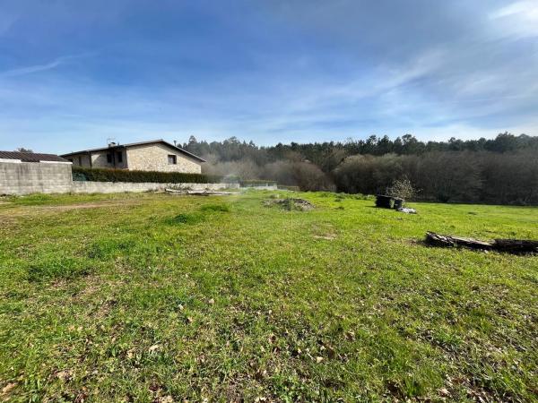 Terreno en Lugar de Guimaráns, 2