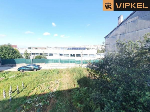 Terreno en calle da Estrada