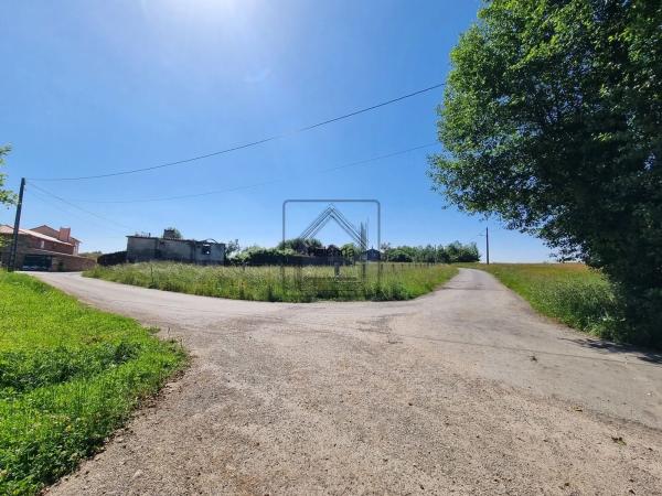 Terreno en requesende s/n