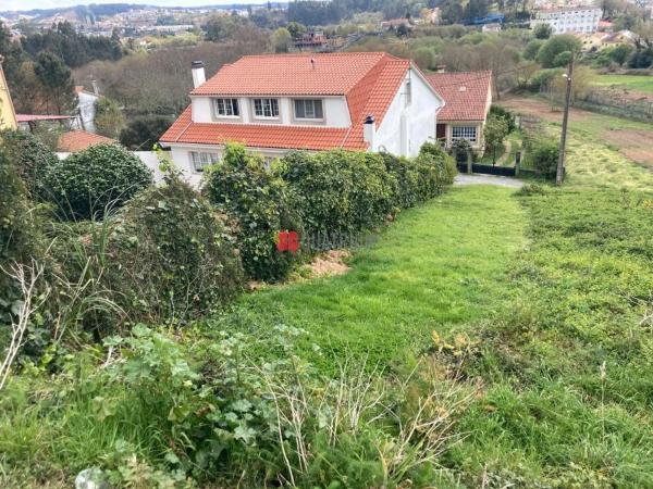 Terreno en calle de Serafín Zas
