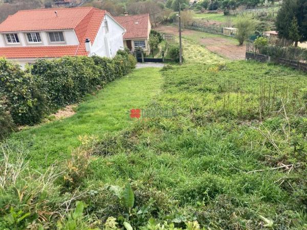 Terreno en calle de Serafín Zas