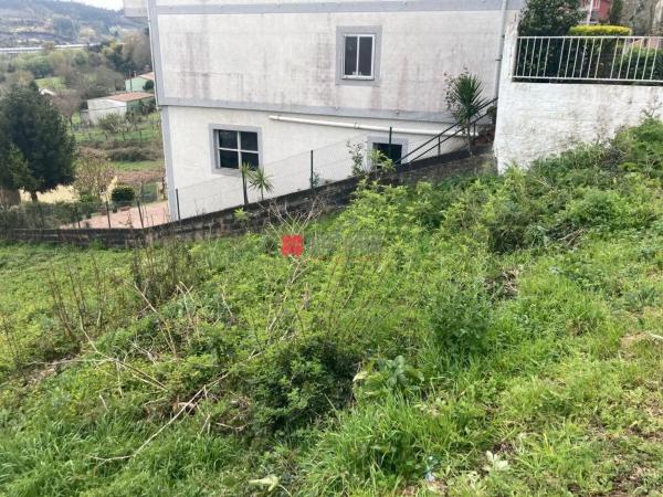 Terreno en calle de Serafín Zas