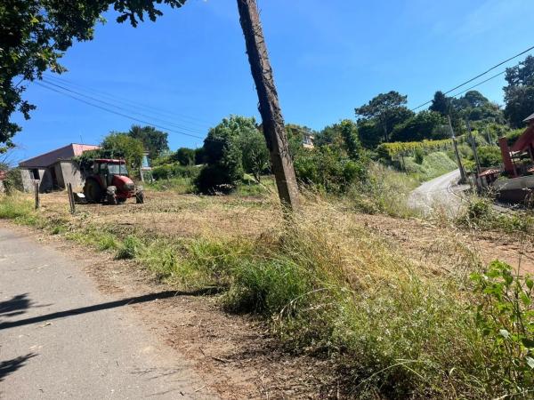 Terreno en calle da Pena