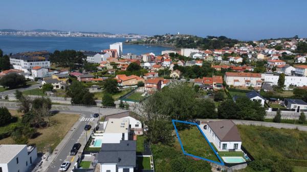 Terreno en calle Eduardo Galeano