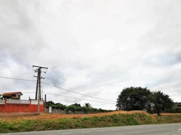 Terreno en avenida Alvedro