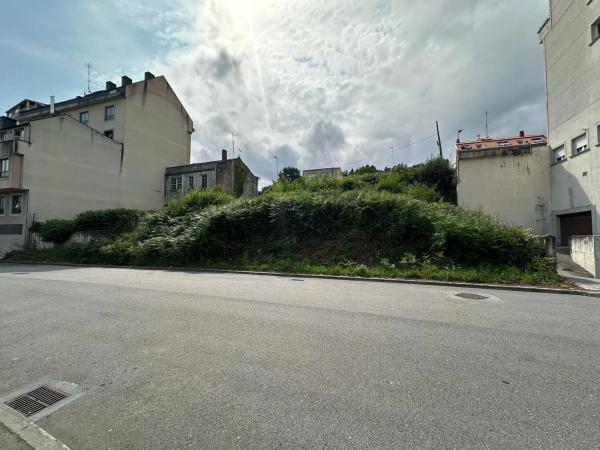 Terreno en avenida Alcalde Manuel Platas Varela, 138